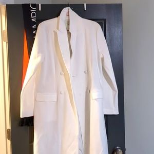 XL Aura White Trenchcoat